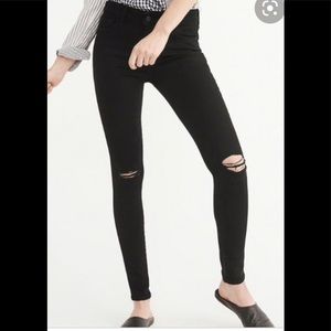 A&F Black Super Skinny Jean Ripped Knees Size 2/26